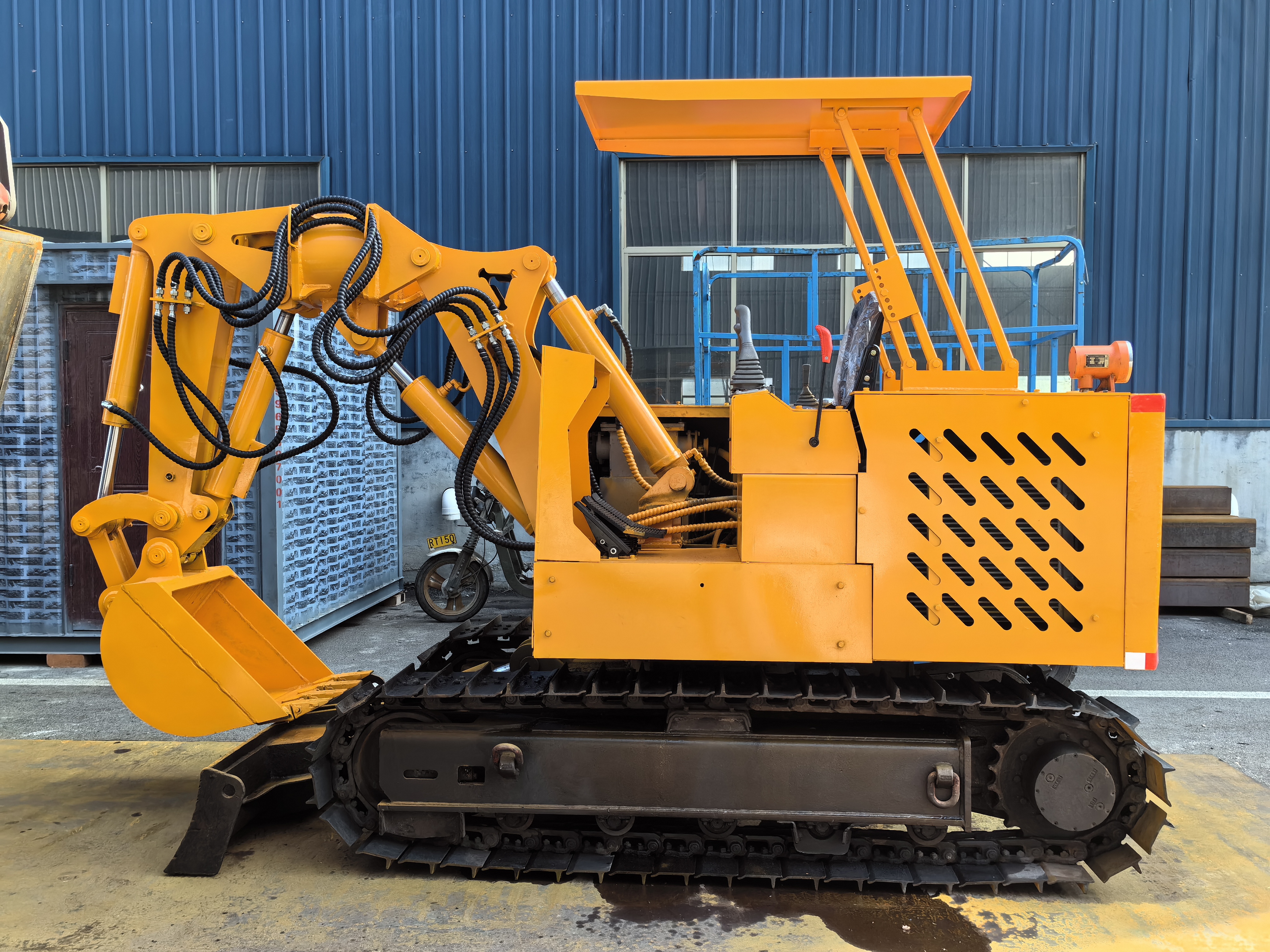 巷道修復(fù)機 (4).jpg 巷道修復(fù)機 (4).jpg